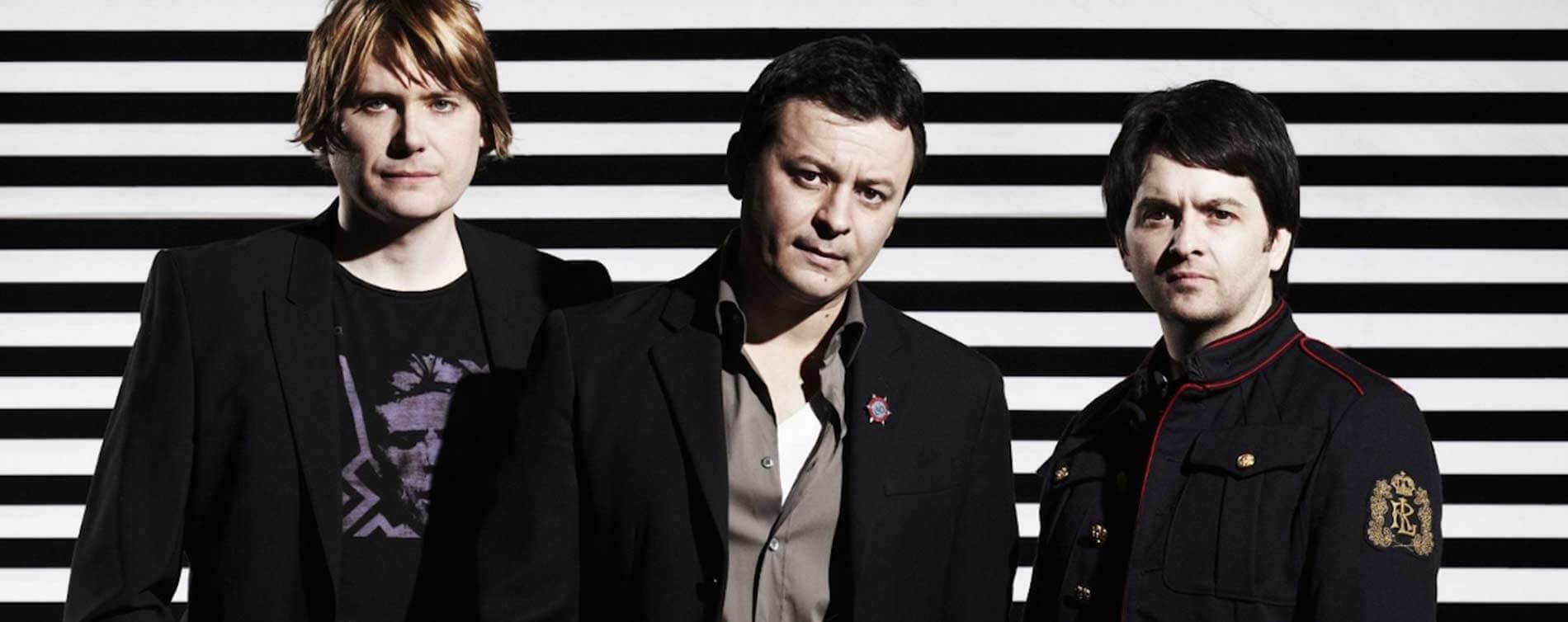 James Dean Bradfield with his band